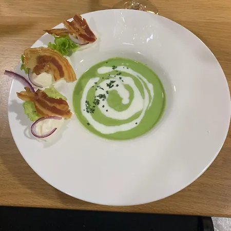 B&B Hotel Chaumont ショーモン