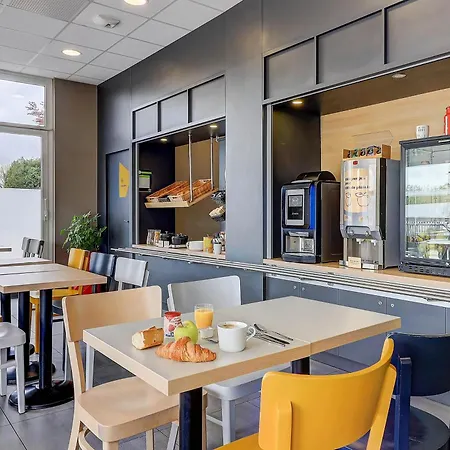 B&B HOTEL Chaumont Hotel 3*