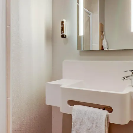 B&B Hotel Chaumont 3*