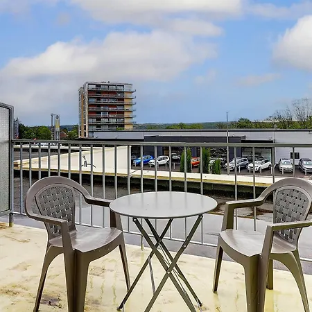 B&B HOTEL Chaumont Hotel 3*