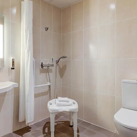 B&B Hotel Chaumont 3*